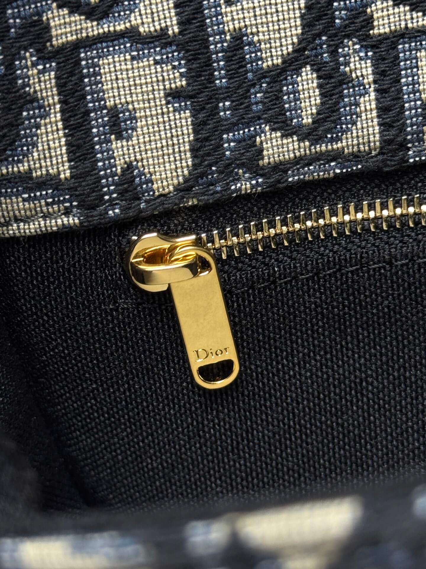 Small Dior Médaillon Flap Bag with Chain M3921
