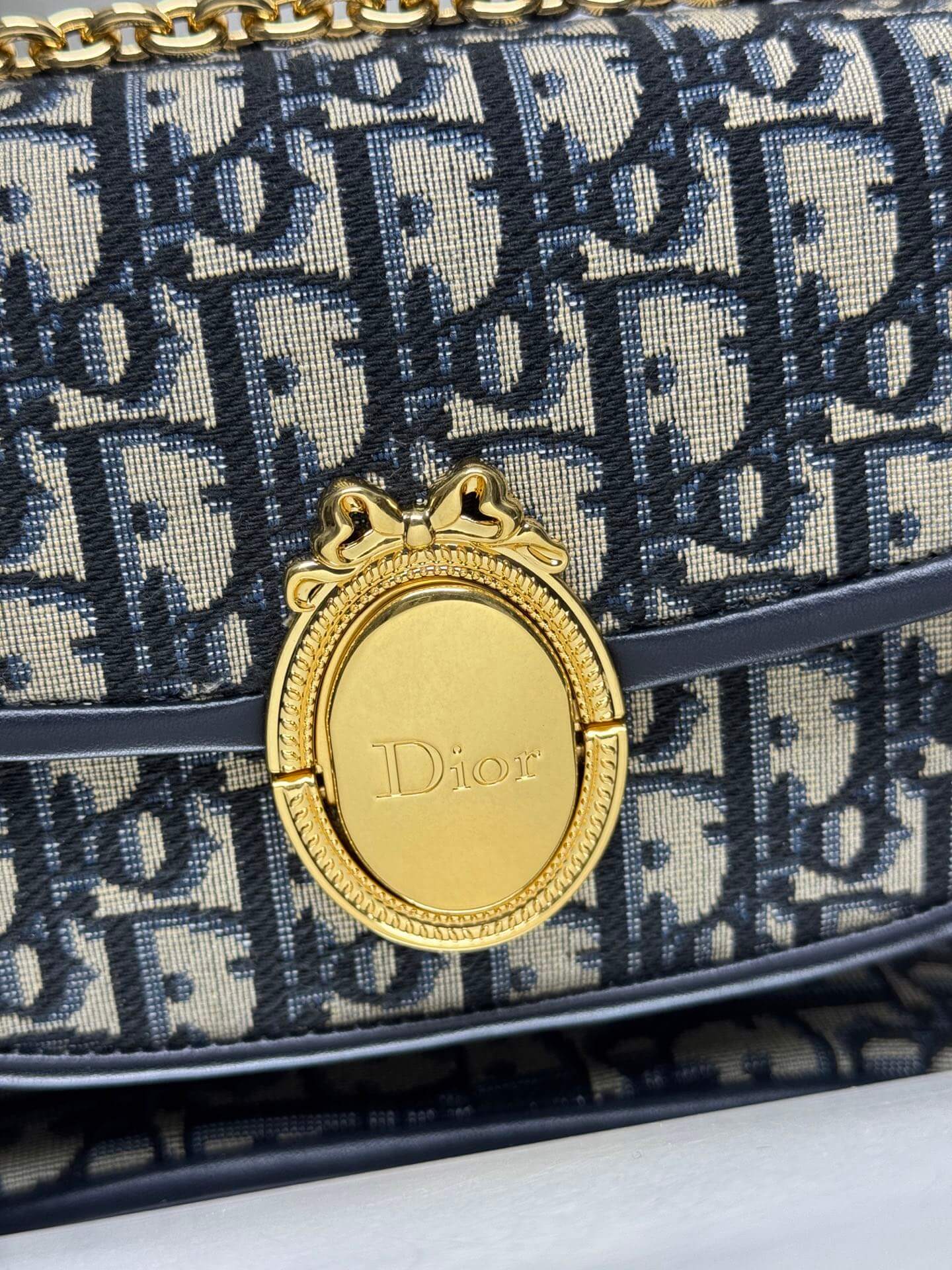 Small Dior Médaillon Flap Bag with Chain M3921